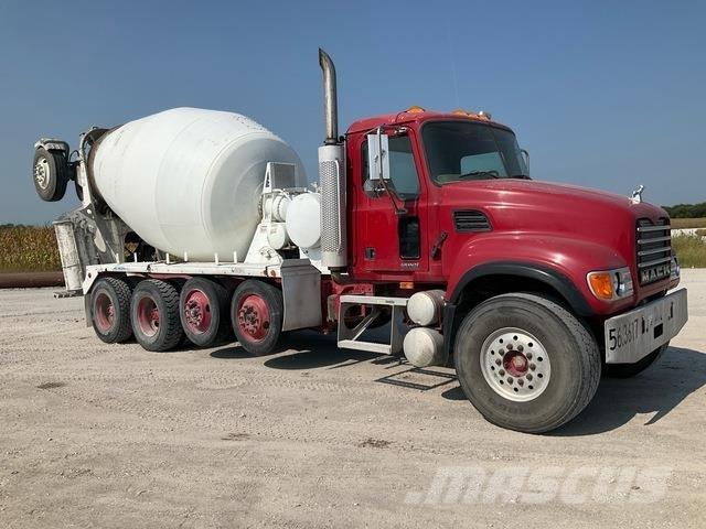 Mack CV513 Вантажівки / спеціальні
