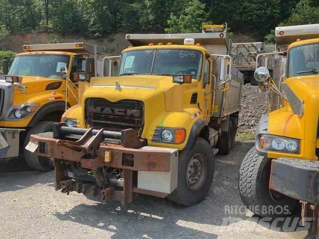 Mack CV700 Снігоочищувальні ножі та плуги