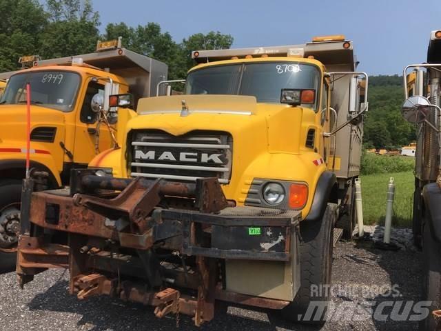 Mack CV700 Снігоочищувальні ножі та плуги