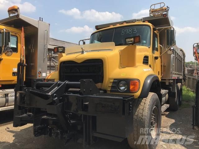 Mack CV700 Снігоочищувальні ножі та плуги