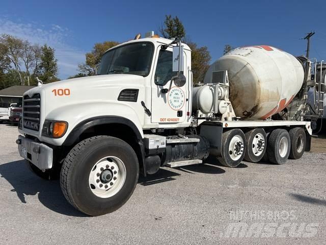 Mack CV713 Вантажівки / спеціальні