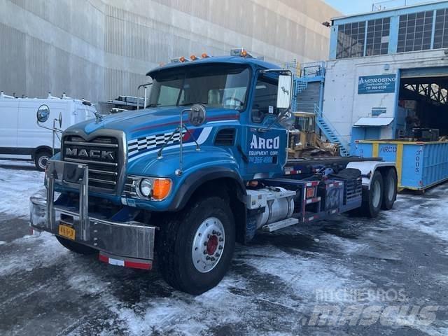 Mack CV713 Скіпові навантажувачі