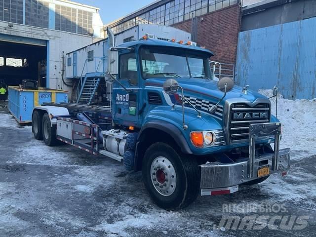 Mack CV713 Скіпові навантажувачі