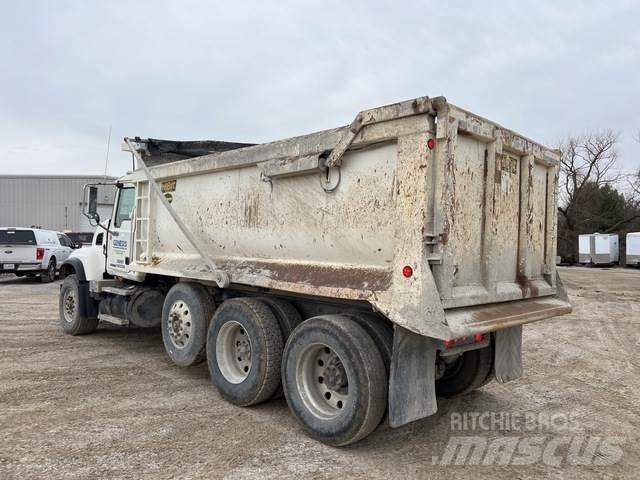 Mack CV713 Самоскиди