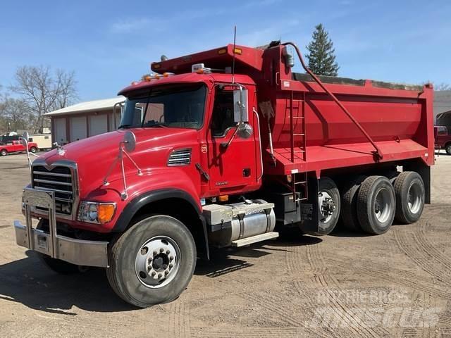 Mack CV713 Самоскиди