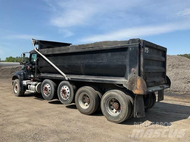 Mack CV713 Самоскиди