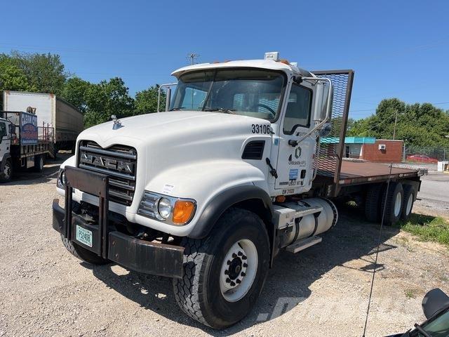 Mack CV713 Вантажівки-платформи/бокове розвантаження