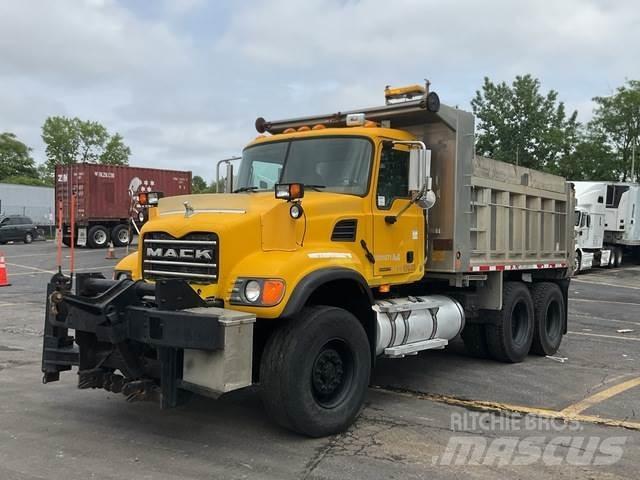 Mack CV713 Самоскиди