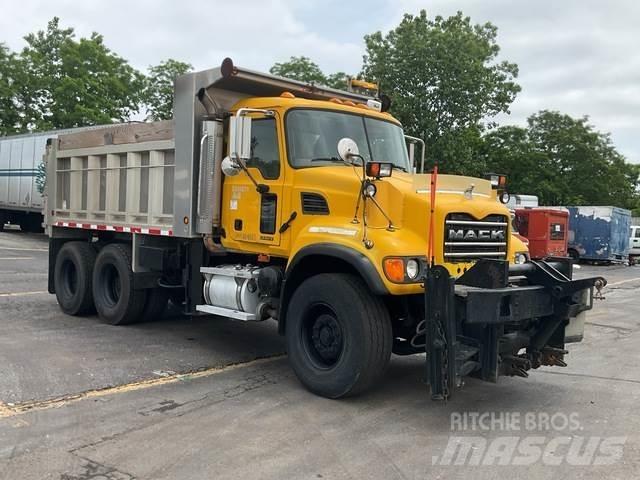 Mack CV713 Самоскиди