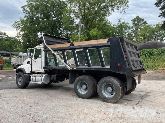 Mack CV713 Самоскиди