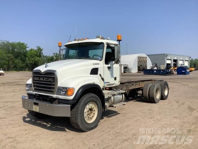 Mack CV713 Кабіни