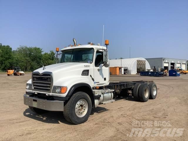 Mack CV713 Кабіни