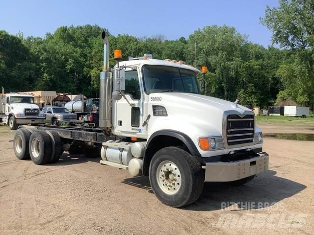 Mack CV713 Кабіни