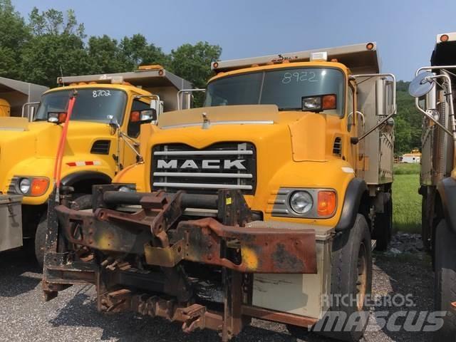 Mack CV713 Розсіювачі солі та піску
