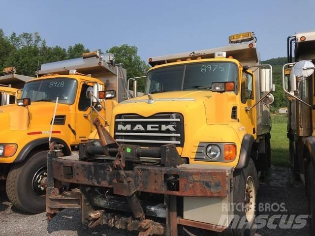 Mack CV713 Розсіювачі солі та піску