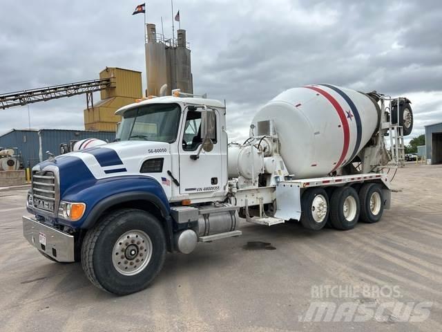 Mack CV713 Вантажівки / спеціальні