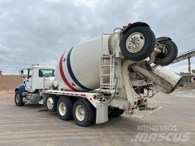 Mack CV713 Вантажівки / спеціальні