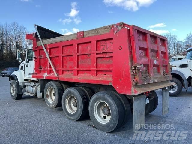 Mack CV713 Самоскиди