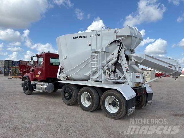 Mack CV713 Вантажівки / спеціальні