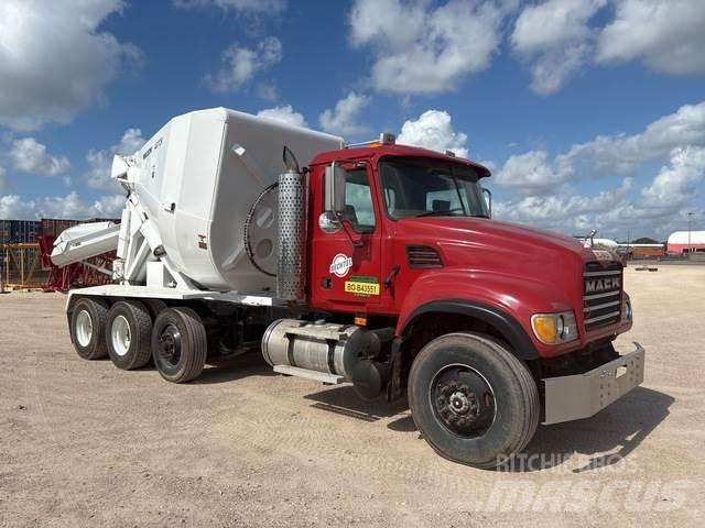 Mack CV713 Вантажівки / спеціальні