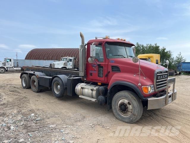 Mack CV713 Скіпові навантажувачі