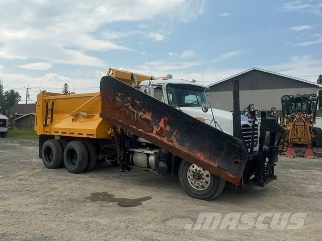 Mack CV713 Снігоочищувальні ножі та плуги