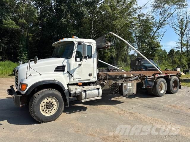 Mack CV713 Скіпові навантажувачі