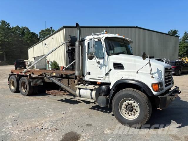 Mack CV713 Скіпові навантажувачі