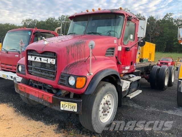 Mack CV713 Кабіни