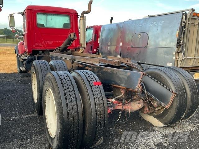 Mack CV713 Кабіни