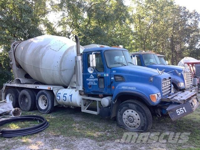 Mack CV713 Самоскиди