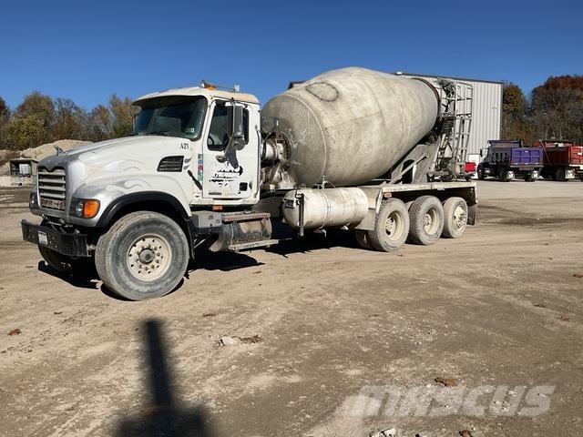 Mack CV713 Вантажівки / спеціальні