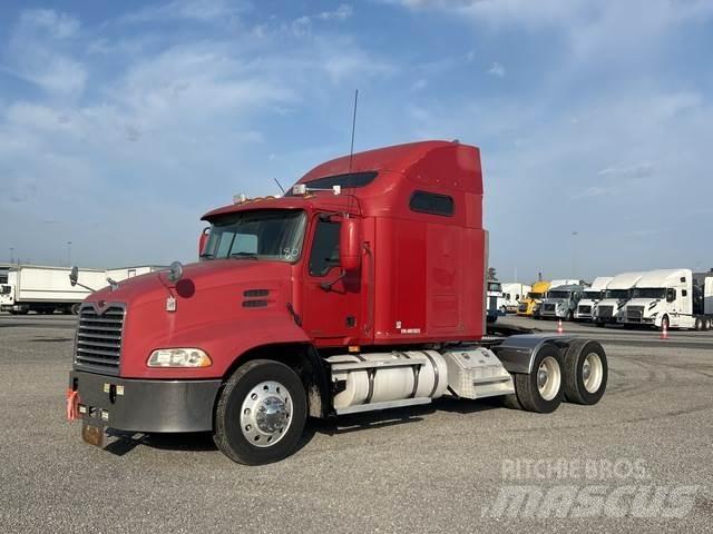 Mack CX613 Тягачі