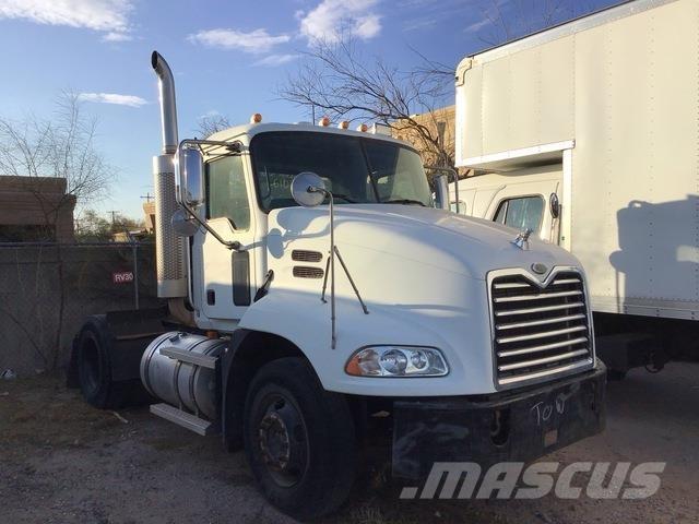 Mack CXN612 Тягачі