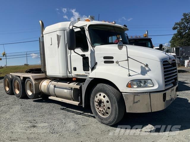 Mack CXN613 Тягачі