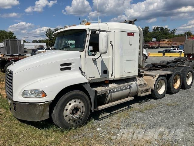 Mack CXN613 Тягачі
