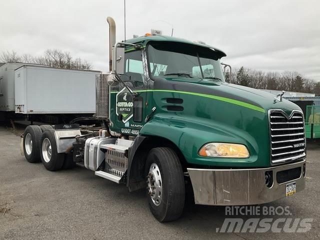 Mack CXU613 Тягачі