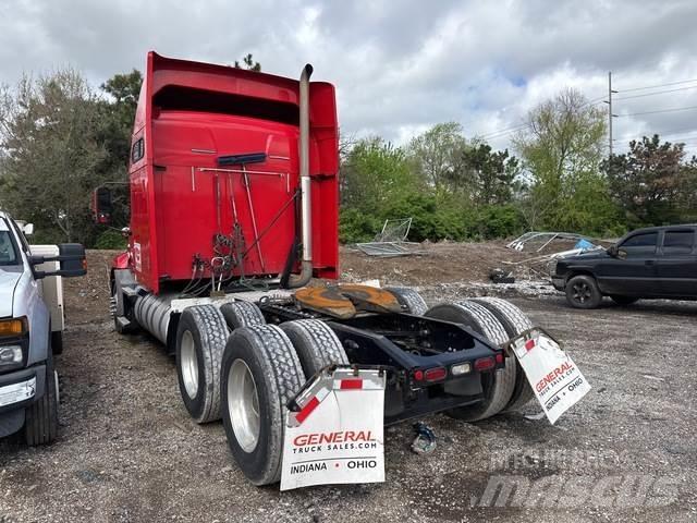 Mack CXU613 Тягачі