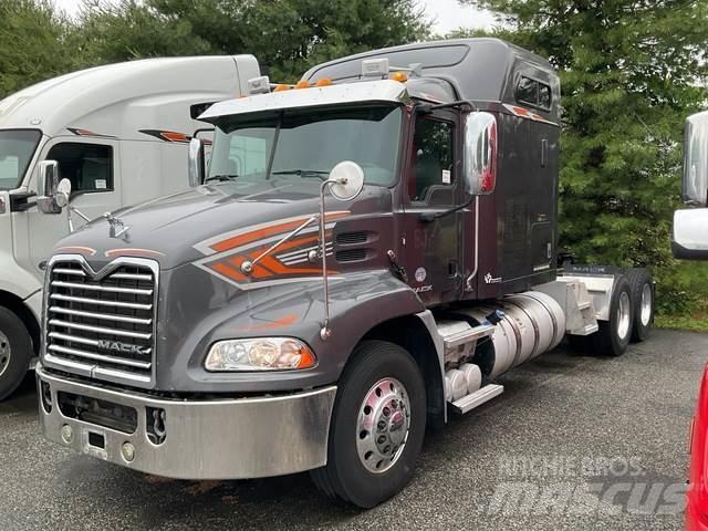 Mack CXU613 Тягачі