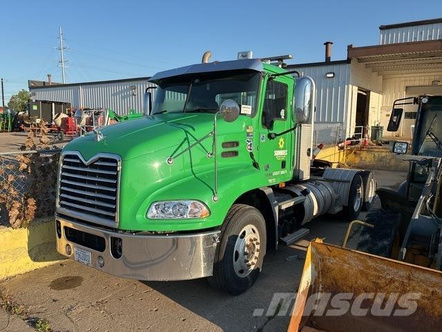 Mack CXU613 Тягачі