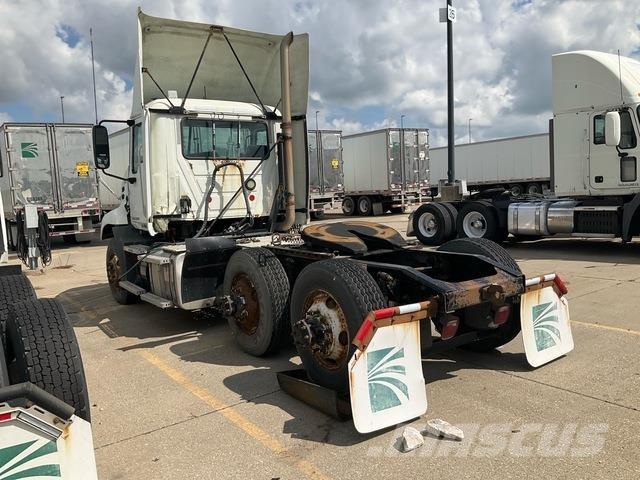 Mack CXU613 Тягачі
