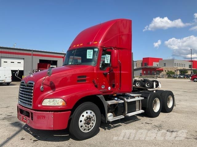 Mack CXU613 Тягачі