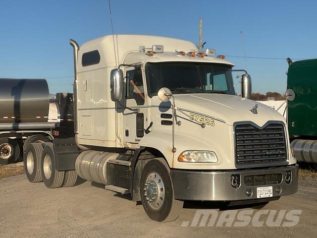 Mack CXU613 Тягачі