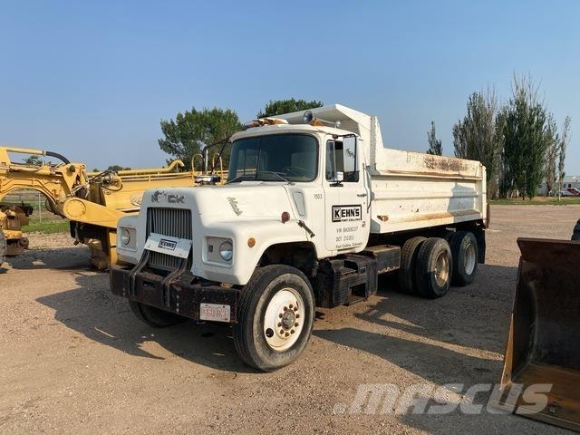 Mack DM686S Самоскиди