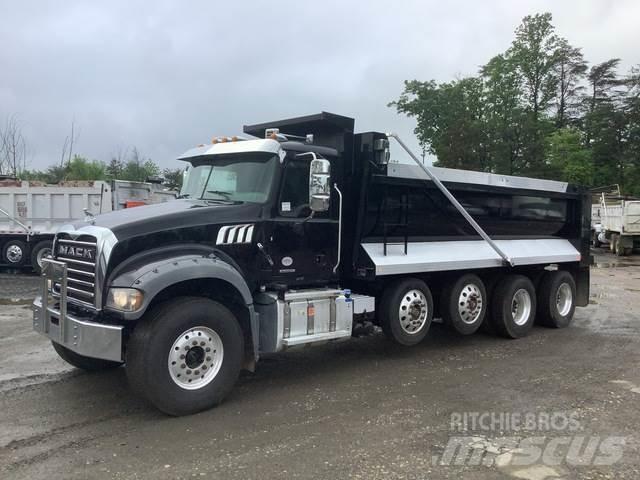 Mack GR64F Самоскиди