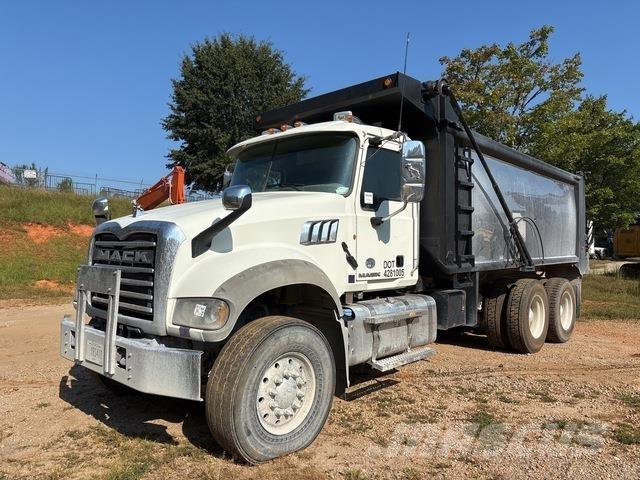 Mack GU713 Самоскиди
