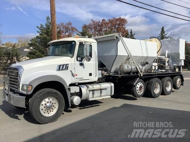 Mack GU713 Бетономішалки (Автобетонозмішувачі)