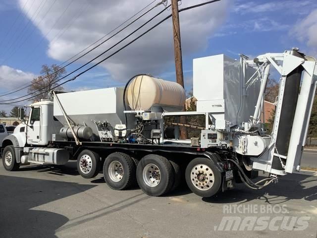 Mack GU713 Бетономішалки (Автобетонозмішувачі)