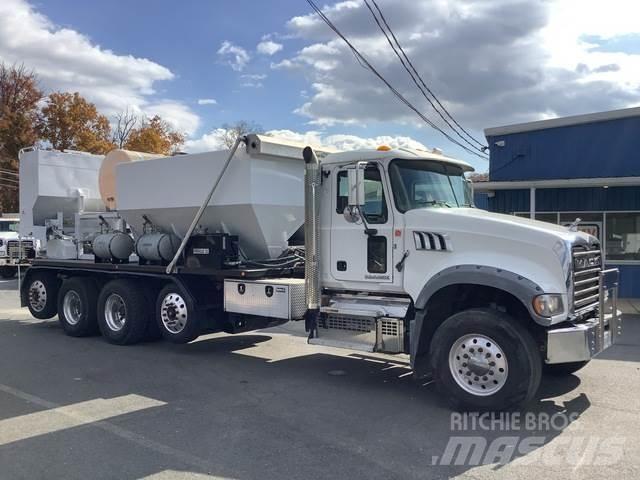Mack GU713 Бетономішалки (Автобетонозмішувачі)