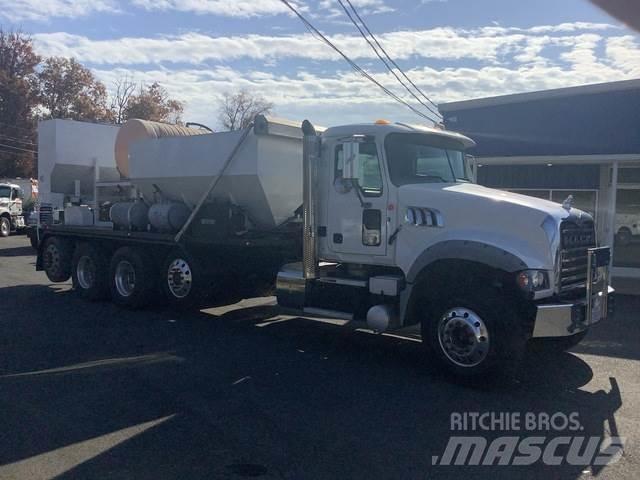 Mack GU713 Бетономішалки (Автобетонозмішувачі)